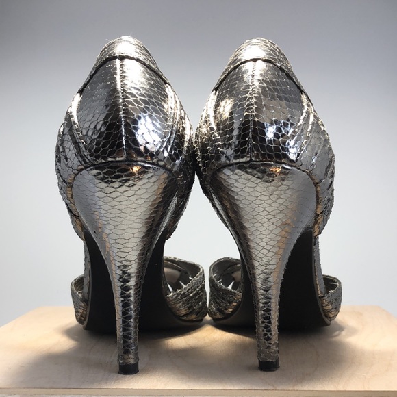 Steve Madden Silver Pumps, size 6.5 - Picture 4 of 6